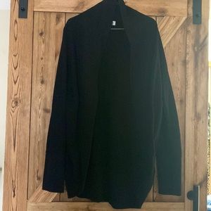 Great condition! Worn a few times! Thick cardigan.